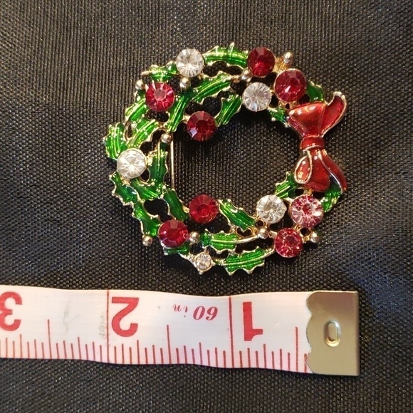 Vintage wreath pin - Picture 4 of 4